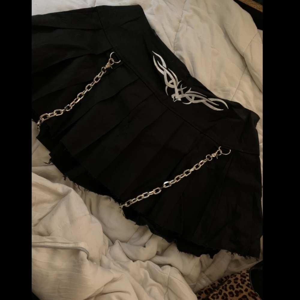 Current Mood skirt with chain